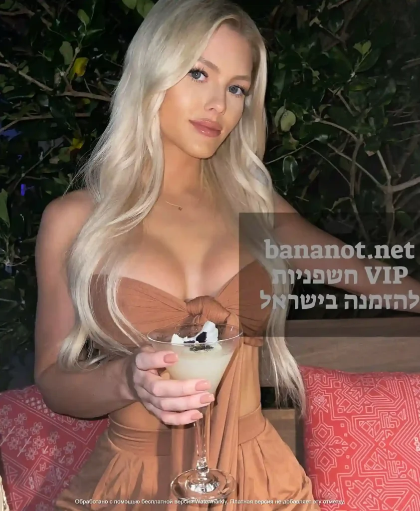 החשפנית מילה תמונה 1